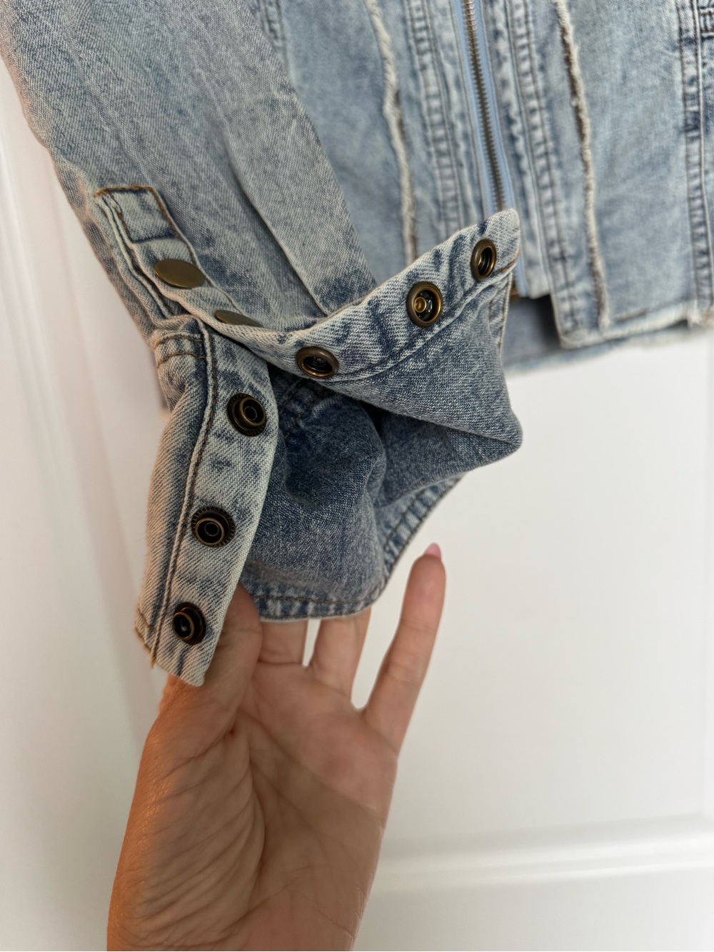 NWOT We The Free Cinched Waist Light Blue Denim Jacket with Zip Front XS NWOT - Picture 3 of 5